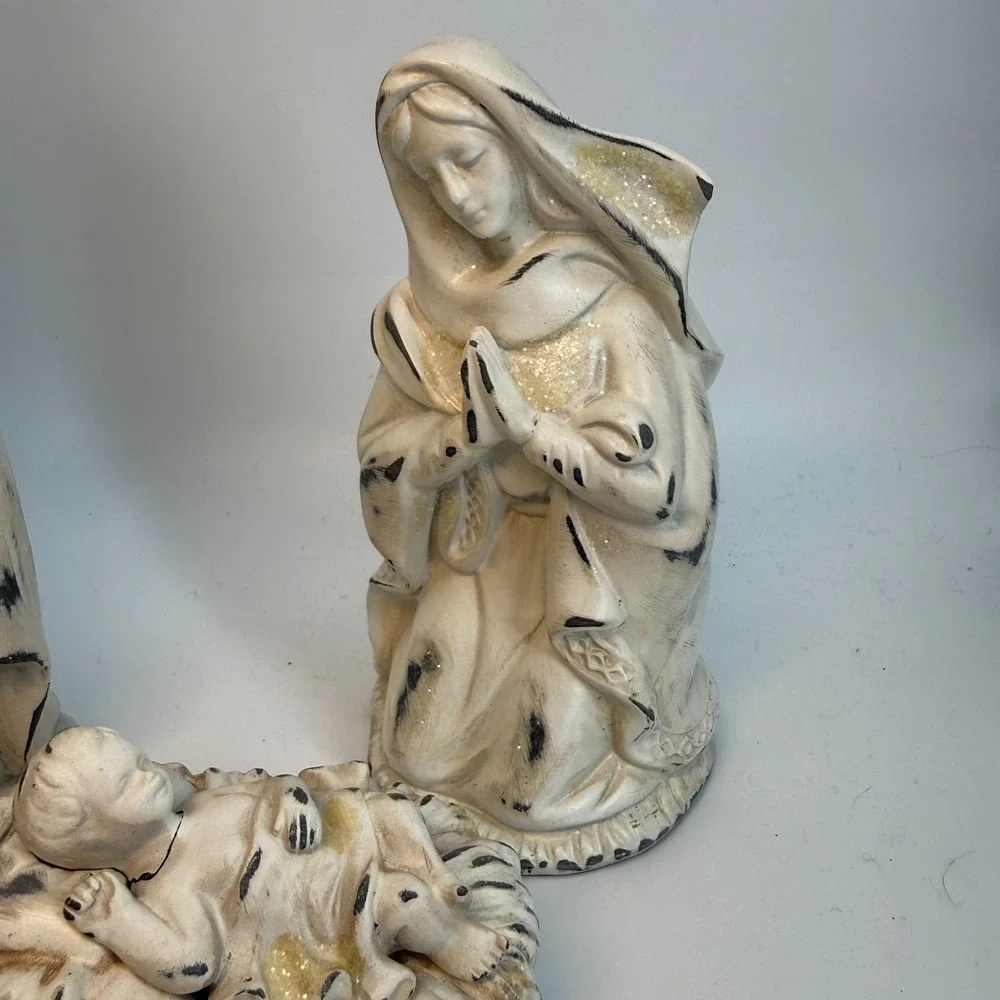 Costco Holy Family Nativity Figurines 4 Piece Set Joseph‎ Mary Baby Jesus White